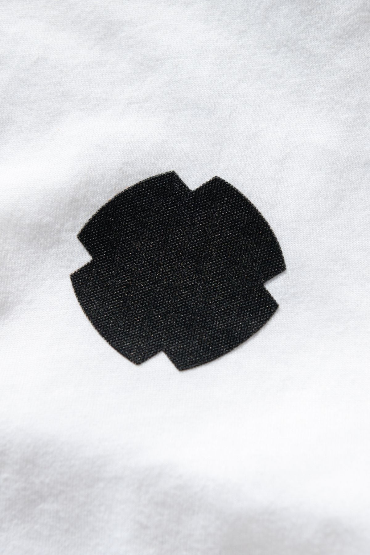 YÖNMUSTA Vaatelaastari